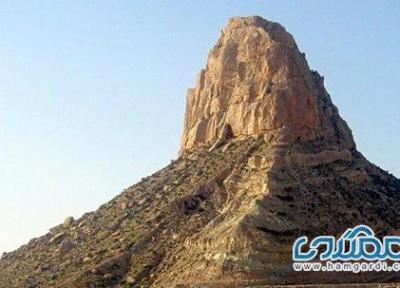 کوه پدری یک کوه خاص در استان بوشهر است