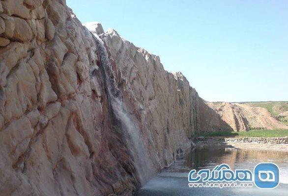 آبشار نمک یکی از جاذبه های دیدنی دزفول است